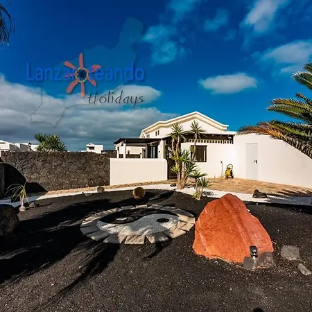 Vivienda Vacacional Casa Maura Villa